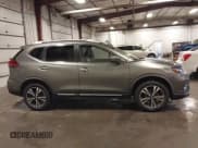 ✅ 2018 Nissan Rogue SL • VIN: JN8AT2MV6JW321752 • Лот: 42807808. Опубликован ранее на IAAI с пробегом 93 426 миль. Бесплатный доступ к архиву аукционных продаж из США и подробный отчёт об истории автомобиля на DreamBid. Изображение 13.