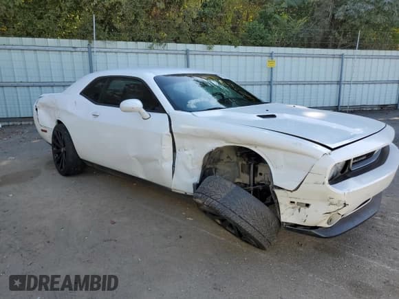 ✅ 2014 Dodge Challenger SXT • VIN: 2C3CDYAGXEH123503 • Lot: 77178214. Wystawiony na Copart z przebiegiem 114 039 mil. Bezpłatny archiwum sprzedaży aukcyjnych z USA i szczegółowy raport historii pojazdu na DreamBid. Zdjęcie 4.
