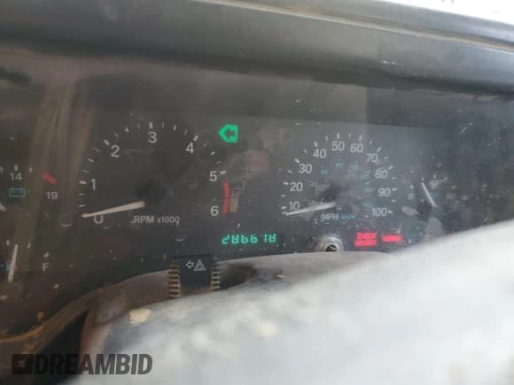 ✅ 2000 Jeep Wrangler Sport • VIN: 1J4FA49S5YP739381 • Лот: 81209995. Опубликован ранее на Copart с пробегом 286 678 миль. Бесплатный доступ к архиву аукционных продаж из США и подробный отчёт об истории автомобиля на DreamBid. Изображение 9.