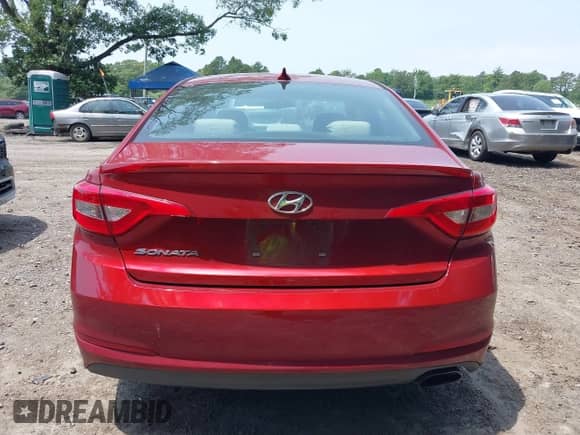 2016 Hyundai Sonata 2.4L z VIN 5NPE24AF0GH395112, wystawiony jako IAAI lot #42568193 z przebiegiem 103 612 mil mil oraz . Historia ofert i sprzedaży dostępna na DreamBid. Obrazek 16.