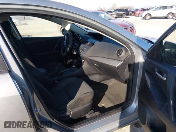 ✅ 2013 Mazda 3 i SV • VIN: JM1BL1TF8D1709913 • Лот: 43877818. Опубликован ранее на IAAI с пробегом 197 571 миль. Бесплатный доступ к архиву аукционных продаж из США и подробный отчёт об истории автомобиля на DreamBid. Изображение 5.