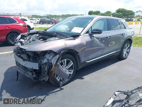 ✅ 2024 Cadillac LYRIQ Tech • VIN: 1GYKPMRK7RZ140355 • Lot: 42378834. Wystawiony na IAAI z przebiegiem 11 976 mil. Bezpłatny archiwum sprzedaży aukcyjnych z USA i szczegółowy raport historii pojazdu na DreamBid. Zdjęcie 2.