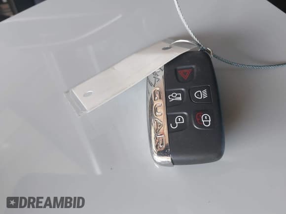 ✅ 2018 Jaguar XE 25t Premium • VIN: SAJAJ4FX4JCP29360 • Lot: 41120400. Wystawiony na IAAI z przebiegiem 50 097 mil. Bezpłatny archiwum sprzedaży aukcyjnych z USA i szczegółowy raport historii pojazdu na DreamBid. Zdjęcie 11.