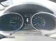 2017 Hyundai Santa Fe 2.0T z VIN 5XYZUDLA8HG502333, wystawiony jako IAAI lot #41246195 z przebiegiem 62 772 mil mil oraz . Historia ofert i sprzedaży dostępna na DreamBid. Obrazek 7.