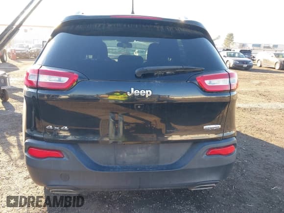 ✅ 2016 Jeep Cherokee Latitude • VIN: 1C4PJMCS3GW218375 • Лот: 43699095. Опубликован ранее на IAAI с пробегом 120 868 миль. Бесплатный доступ к архиву аукционных продаж из США и подробный отчёт об истории автомобиля на DreamBid. Изображение 16.