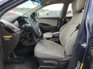 ✅ 2017 Hyundai Santa Fe 2.4L • VIN: 5NMZTDLB7HH021149 • Lot: 62263423. Wystawiony na Copart z przebiegiem 83 052 mil. Bezpłatny archiwum sprzedaży aukcyjnych z USA i szczegółowy raport historii pojazdu na DreamBid. Zdjęcie 7.