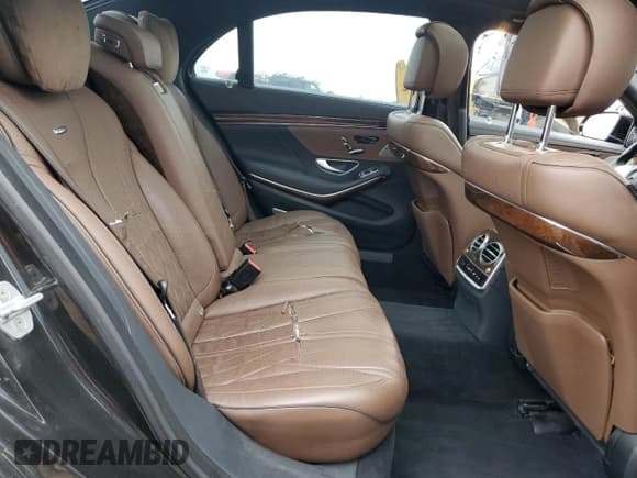 ✅ 2016 Mercedes-Benz S 63 AMG • VIN: WDDUG7JB0GA235269 • Lot: 54763815. Wystawiony na Copart z przebiegiem Nie podano. Bezpłatny archiwum sprzedaży aukcyjnych z USA i szczegółowy raport historii pojazdu na DreamBid. Zdjęcie 10.