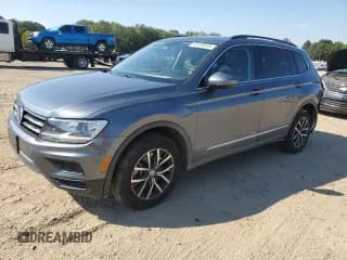 ✅ 2020 Volkswagen Tiguan SE • VIN: 3VV3B7AX7LM113507 • Lot: 82439005. Wystawiony na Copart z przebiegiem 103 720 mil. Bezpłatny archiwum sprzedaży aukcyjnych z USA i szczegółowy raport historii pojazdu na DreamBid. Zdjęcie 1.