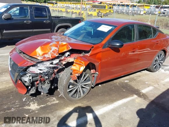 ✅ 2022 Nissan Altima SR • VIN: 1N4BL4CVXNN370550 • Лот: 43441355. Опубликован ранее на IAAI с пробегом 53 760 миль. Бесплатный доступ к архиву аукционных продаж из США и подробный отчёт об истории автомобиля на DreamBid. Изображение 17.