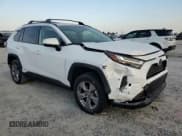 ✅ 2022 Toyota RAV4 Hybrid XLE • VIN: JTMRWRFV5ND566233 • Lot: 70844765. Wystawiony na Copart z przebiegiem 24 111 mil. Bezpłatny archiwum sprzedaży aukcyjnych z USA i szczegółowy raport historii pojazdu na DreamBid. Zdjęcie 14.
