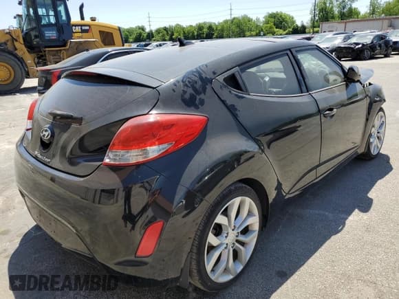 ✅ 2013 Hyundai Veloster w/Gray Int • VIN: KMHTC6AD8DU175812 • Lot: 53286313. Wystawiony na Copart z przebiegiem Nie podano. Bezpłatny archiwum sprzedaży aukcyjnych z USA i szczegółowy raport historii pojazdu na DreamBid. Zdjęcie 3.