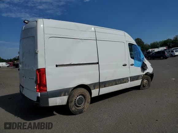 ✅ 2022 Mercedes-Benz Sprinter Cargo • VIN: W1Y4EBHY2NT092478 • Lot: 67320225. Listed on Copart with Not provided. Free auction sales archive from the USA and detailed vehicle history report at DreamBid. Image 3.