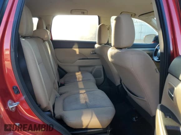 ✅ 2018 Mitsubishi Outlander SE • VIN: JA4AD3A35JZ026409 • Lot: 90631595. Wystawiony na Copart z przebiegiem 75 514 mil. Bezpłatny archiwum sprzedaży aukcyjnych z USA i szczegółowy raport historii pojazdu na DreamBid. Zdjęcie 11.