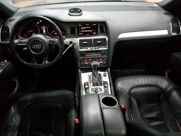 ✅ 2015 Audi Q7 S line Prestige • VIN: WA1DGAFE7FD017296 • Lot: 91050475. Wystawiony na Copart z przebiegiem 150 852 mil. Bezpłatny archiwum sprzedaży aukcyjnych z USA i szczegółowy raport historii pojazdu na DreamBid. Zdjęcie 8.