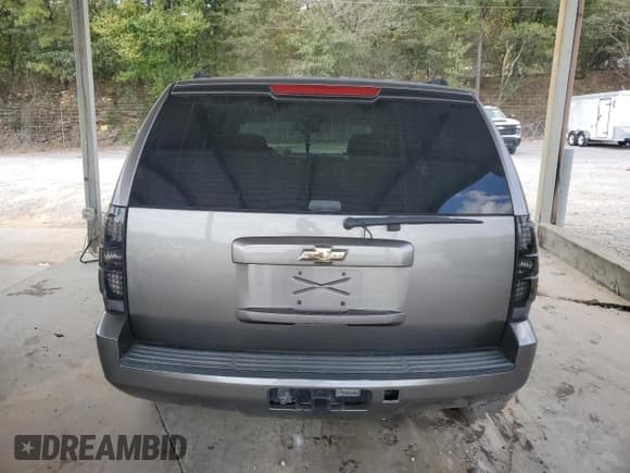 ✅ 2008 Chevrolet Tahoe LS • VIN: 1GNFC13C28R211874 • Lot: 83750655. Wystawiony na Copart z przebiegiem 198 762 mil. Bezpłatny archiwum sprzedaży aukcyjnych z USA i szczegółowy raport historii pojazdu na DreamBid. Zdjęcie 6.