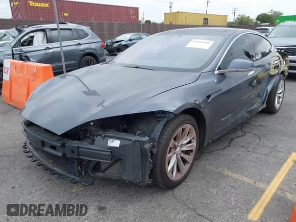 ✅ 2019 Tesla Model S 75D • VIN: 5YJSA1E24KF299762 • Lot: 43325985. Listed on IAAI with 93,016 mi. Free auction sales archive from the USA and detailed vehicle history report at DreamBid. Image 2.