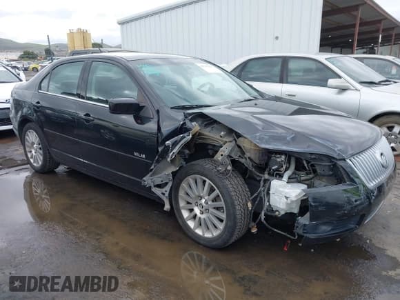 ✅ 2007 Mercury Milan Premier • VIN: 3MEHM08117R651506 • Lot: 43735123. Wystawiony na IAAI z przebiegiem 184 286 mil. Bezpłatny archiwum sprzedaży aukcyjnych z USA i szczegółowy raport historii pojazdu na DreamBid. Zdjęcie 1.