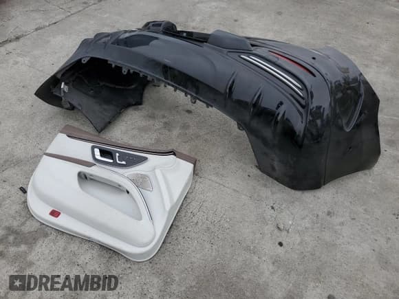 ✅ 2023 Mercedes-Benz EQS 450+ • VIN: W1KCG2DB1PA033566 • Lot: 58175605. Listed on Copart with 50,261 mi. Free auction sales archive from the USA and detailed vehicle history report at DreamBid. Image 12.