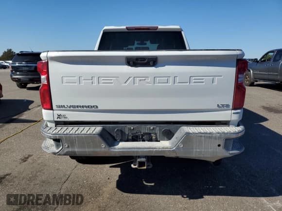 ✅ 2022 Chevrolet Silverado 2500HD • VIN: 1GC2YPEY3NF282308 • Lot: 85117865. Wystawiony na Copart z przebiegiem 186 322 mil. Bezpłatny archiwum sprzedaży aukcyjnych z USA i szczegółowy raport historii pojazdu na DreamBid. Zdjęcie 6.