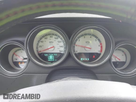 ✅ 2009 Dodge Challenger R/T • VIN: 2B3LJ54T39H572394 • Lot: 43354529. Wystawiony na IAAI z przebiegiem 152 919 mil. Bezpłatny archiwum sprzedaży aukcyjnych z USA i szczegółowy raport historii pojazdu na DreamBid. Zdjęcie 7.