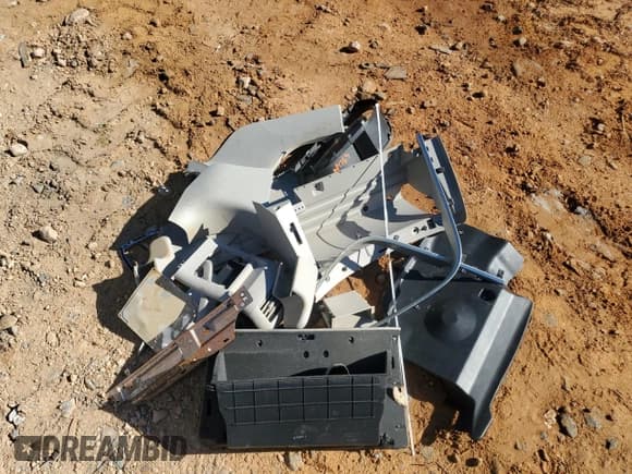 ✅ 2008 Acura TL • VIN: 19UUA662X8A009838 • Лот: 87290665. Опубликован ранее на Copart с пробегом 145 243 миль. Бесплатный доступ к архиву аукционных продаж из США и подробный отчёт об истории автомобиля на DreamBid. Изображение 12.