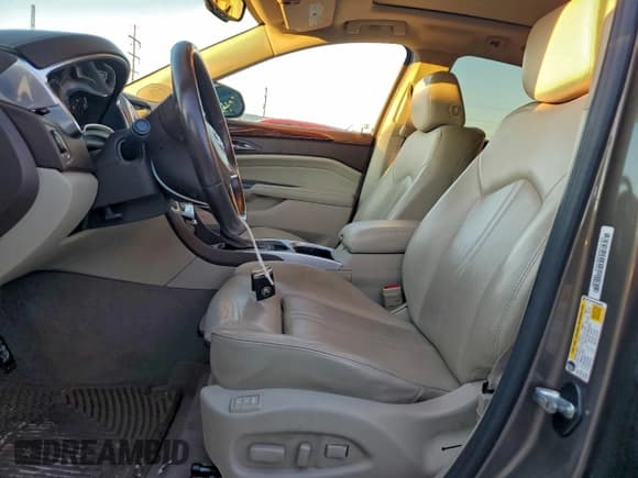 ✅ 2014 Cadillac SRX Performance Collection • VIN: 3GYFNCE3XES554060 • Lot: 94438435. Listed on Copart with 96,157 mi. Free auction sales archive from the USA and detailed vehicle history report at DreamBid. Image 7.