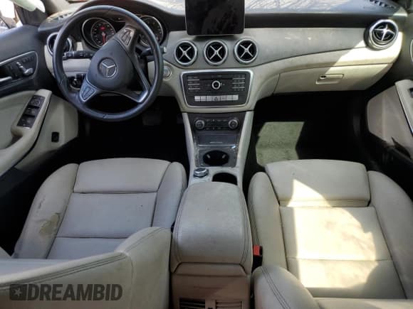 ✅ 2019 Mercedes-Benz GLA 250 • VIN: WDCTG4EB6KU015084 • Lot: 52497255. Wystawiony na Copart z przebiegiem 98 941 mil. Bezpłatny archiwum sprzedaży aukcyjnych z USA i szczegółowy raport historii pojazdu na DreamBid. Zdjęcie 8.