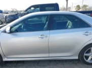 ✅ 2013 Toyota Camry SE • VIN: 4T1BF1FK2DU230204 • Lot: 43514331. Wystawiony na IAAI z przebiegiem 138 563 mil. Bezpłatny archiwum sprzedaży aukcyjnych z USA i szczegółowy raport historii pojazdu na DreamBid. Zdjęcie 15.