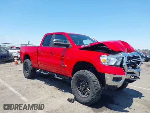 ✅ 2021 Ram 1500 Big Horn • VIN: 1C6SRFBT6MN824481 • Lot: 42677437. Wystawiony na IAAI z przebiegiem 13 368 mil. Bezpłatny archiwum sprzedaży aukcyjnych z USA i szczegółowy raport historii pojazdu na DreamBid. Zdjęcie 1.