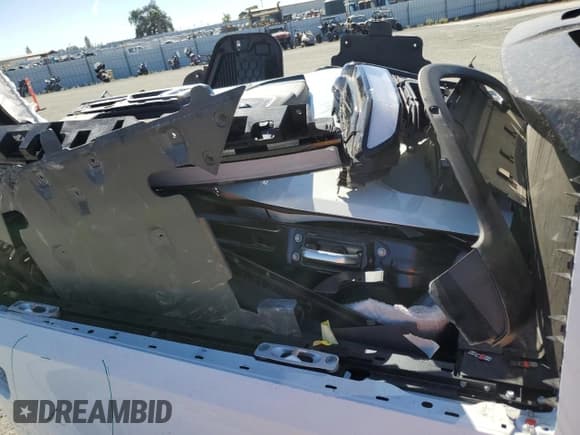 ✅ 2024 Rivian R1T Adventure • VIN: 7FCTGCAA9RN030318 • Lot: 77036474. Listed on Copart with 3,522 mi. Free auction sales archive from the USA and detailed vehicle history report at DreamBid. Image 14.