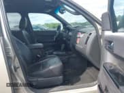 ✅ 2011 Ford Escape Limited • VIN: 1FMCU9E71BKC12310 • Lot: 43064495. Wystawiony na IAAI z przebiegiem 184 067 mil. Bezpłatny archiwum sprzedaży aukcyjnych z USA i szczegółowy raport historii pojazdu na DreamBid. Zdjęcie 5.