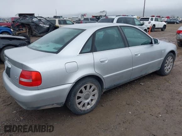 ✅ 2000 Audi A4 • VIN: WAUDH68D6YA166398 • Лот: 41914420. Опубликован ранее на IAAI с пробегом 74 629 миль. Бесплатный доступ к архиву аукционных продаж из США и подробный отчёт об истории автомобиля на DreamBid. Изображение 4.