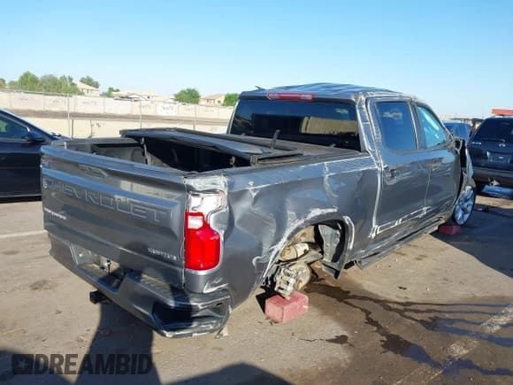 ✅ 2021 Chevrolet Silverado 1500 Custom • VIN: 1GCPWBEK3MZ148339 • Lot: 43437726. Wystawiony na IAAI z przebiegiem 84 228 mil. Bezpłatny archiwum sprzedaży aukcyjnych z USA i szczegółowy raport historii pojazdu na DreamBid. Zdjęcie 4.