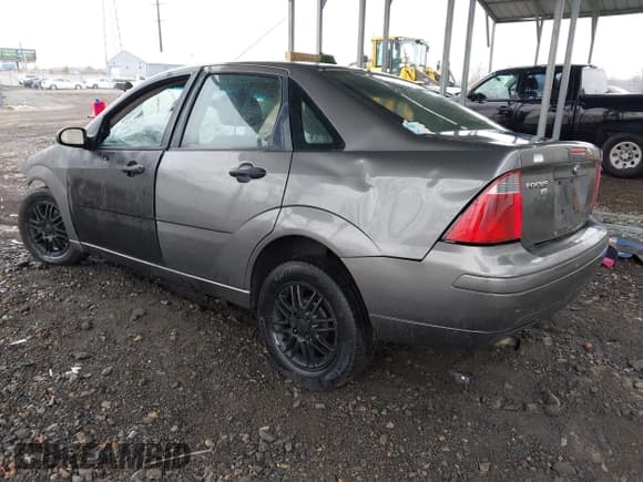 ✅ 2007 Ford Focus S • VIN: 1FAHP34N57W355717 • Lot: 43770039. Listed on IAAI with 245,774 mi. Free auction sales archive from the USA and detailed vehicle history report at DreamBid. Image 3.
