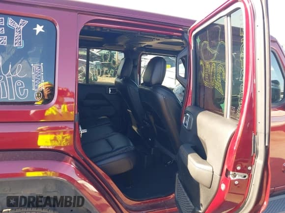 ✅ 2021 Jeep Wrangler Unlimited Sahara Altitude • VIN: 1C4HJXEGXMW594887 • Лот: 43318655. Опубликован ранее на IAAI с пробегом 55 229 миль. Бесплатный доступ к архиву аукционных продаж из США и подробный отчёт об истории автомобиля на DreamBid. Изображение 8.