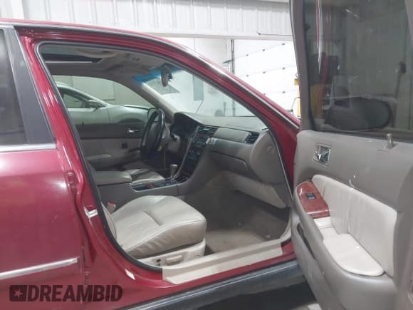 ✅ 2000 Acura RL • VIN: JH4KA9655YC001375 • Lot: 43547134. Wystawiony na IAAI z przebiegiem 204 343 mil. Bezpłatny archiwum sprzedaży aukcyjnych z USA i szczegółowy raport historii pojazdu na DreamBid. Zdjęcie 5.