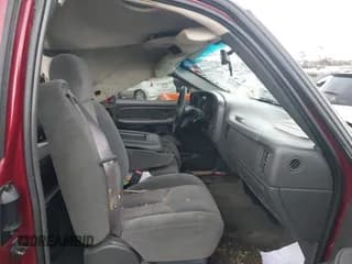 ✅ 2004 Chevrolet Silverado 1500 LS • VIN: 1GCEK19T74E126531 • Lot: 43512063. Wystawiony na IAAI z przebiegiem 205 835 mil. Bezpłatny archiwum sprzedaży aukcyjnych z USA i szczegółowy raport historii pojazdu na DreamBid. Zdjęcie 5.