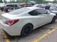✅ 2013 Hyundai Genesis Coupe 2.0T • VIN: KMHHT6KD2DU099816 • Lot: 42847607. Wystawiony na IAAI z przebiegiem 79 485 mil. Bezpłatny archiwum sprzedaży aukcyjnych z USA i szczegółowy raport historii pojazdu na DreamBid. Zdjęcie 4.