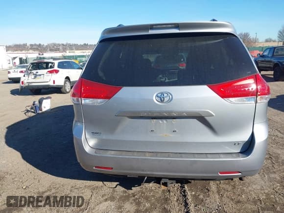 ✅ 2012 Toyota Sienna LE • VIN: 5TDKK3DC7CS223162 • Lot: 43868098. Listed on IAAI with 162,783 mi. Free auction sales archive from the USA and detailed vehicle history report at DreamBid. Image 16.