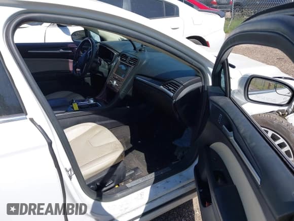 ✅ 2018 Ford Fusion Titanium • VIN: 3FA6P0D99JR124788 • Lot: 42789944. Listed on IAAI with 127,499 mi. Free auction sales archive from the USA and detailed vehicle history report at DreamBid. Image 5.