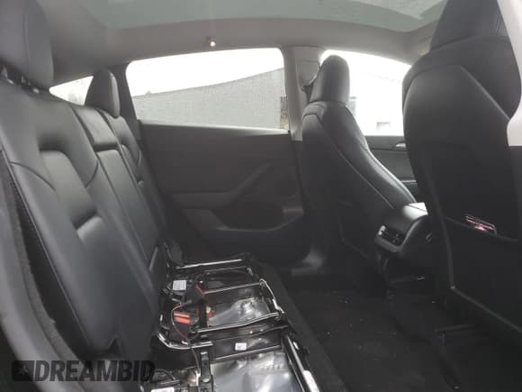 ✅ 2024 Tesla Model Y • VIN: 7SAYGDED6RF054826 • Lot: 91987655. Wystawiony na Copart z przebiegiem 131 216 mil. Bezpłatny archiwum sprzedaży aukcyjnych z USA i szczegółowy raport historii pojazdu na DreamBid. Zdjęcie 10.