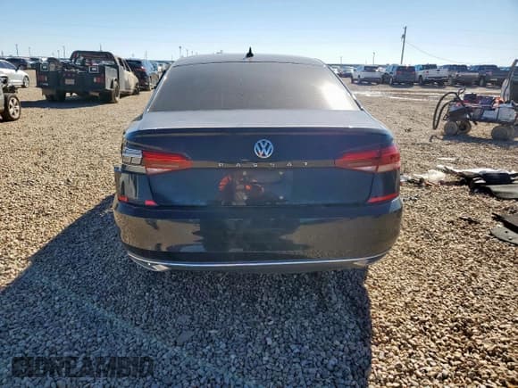 ✅ 2020 Volkswagen Passat SE • VIN: 1VWSA7A37LC016204 • Лот: 90408235. Опубликован ранее на Copart с пробегом Не указан. Бесплатный доступ к архиву аукционных продаж из США и подробный отчёт об истории автомобиля на DreamBid. Изображение 6.