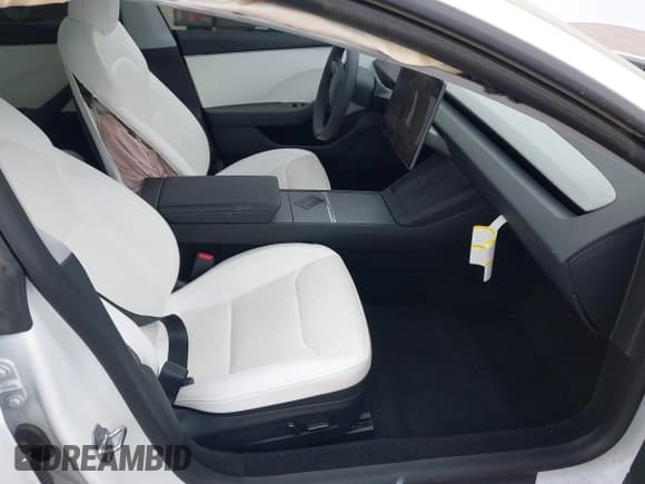 ✅ 2024 Tesla Model 3 • VIN: 5YJ3E1EA4RF865607 • Lot: 41924872. Wystawiony na IAAI z przebiegiem 7 535 mil. Bezpłatny archiwum sprzedaży aukcyjnych z USA i szczegółowy raport historii pojazdu na DreamBid. Zdjęcie 5.