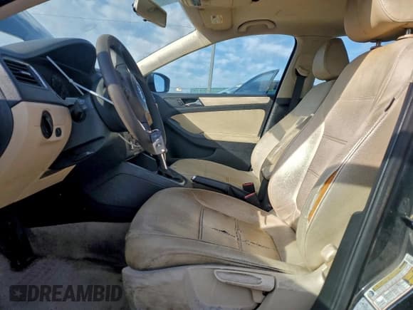 ✅ 2011 Volkswagen Jetta SE • VIN: 3VWDX7AJ3BM371549 • Lot: 94355875. Listed on Copart with 203,586 mi. Free auction sales archive from the USA and detailed vehicle history report at DreamBid. Image 7.