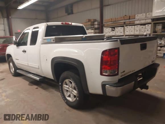 ✅ 2011 GMC Sierra 1500 SLE • VIN: 1GTR1VE01BZ205089 • Lot: 41711396. Wystawiony na IAAI z przebiegiem 299 823 mil. Bezpłatny archiwum sprzedaży aukcyjnych z USA i szczegółowy raport historii pojazdu na DreamBid. Zdjęcie 3.