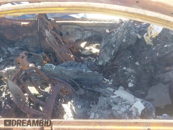 ✅ 2015 Hyundai Genesis Coupe Ultimate • VIN: KMHHU6KJ4FU124365 • Lot: 39001064. Wystawiony na IAAI z przebiegiem Nie podano. Bezpłatny archiwum sprzedaży aukcyjnych z USA i szczegółowy raport historii pojazdu na DreamBid. Zdjęcie 5.