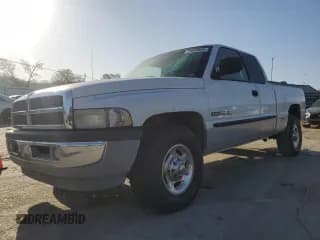 ✅ 2000 Dodge 2500 • VIN: 3B7KC23Z6YG154595 • Лот: 75689054. Опубликован ранее на Copart с пробегом 332 564 миль. Бесплатный доступ к архиву аукционных продаж из США и подробный отчёт об истории автомобиля на DreamBid. Изображение 1.