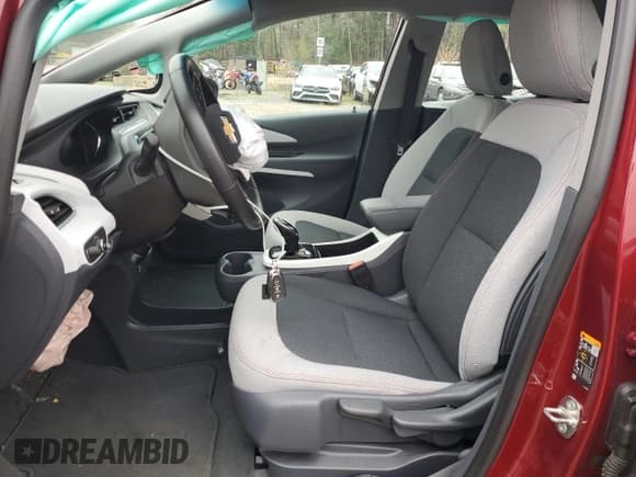 ✅ 2020 Chevrolet Bolt EV LT • VIN: 1G1FY6S01L4121435 • Lot: 53074394. Wystawiony na Copart z przebiegiem 20 812 mil. Bezpłatny archiwum sprzedaży aukcyjnych z USA i szczegółowy raport historii pojazdu na DreamBid. Zdjęcie 7.