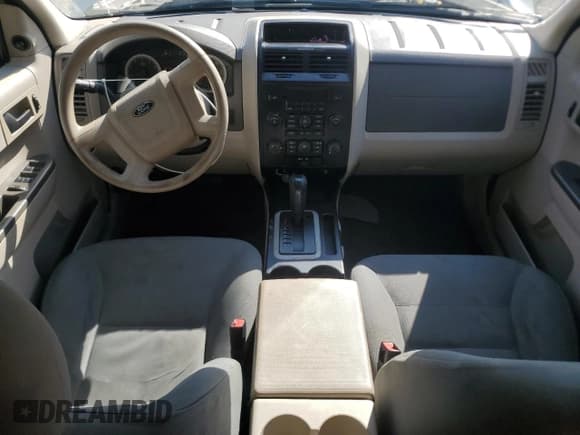 ✅ 2008 Ford Escape XLS • VIN: 1FMCU92Z38KA13404 • Lot: 81119785. Wystawiony na Copart z przebiegiem 219 816 mil. Bezpłatny archiwum sprzedaży aukcyjnych z USA i szczegółowy raport historii pojazdu na DreamBid. Zdjęcie 8.