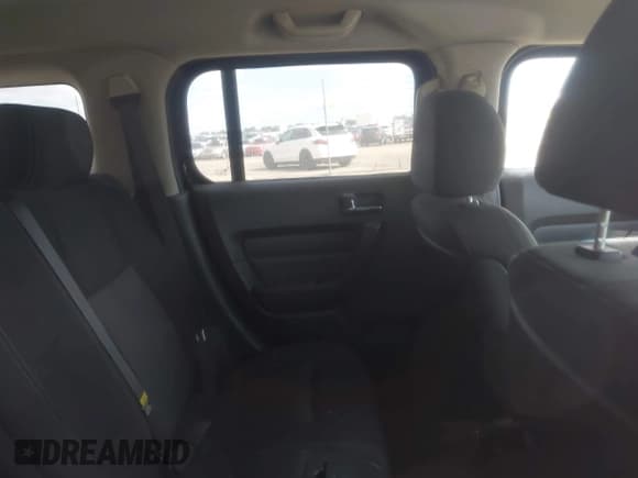 ✅ 2006 Hummer H3 • VIN: 5GTDN136568146759 • Lot: 43231604. Listed on IAAI with 189,858 mi. Free auction sales archive from the USA and detailed vehicle history report at DreamBid. Image 8.